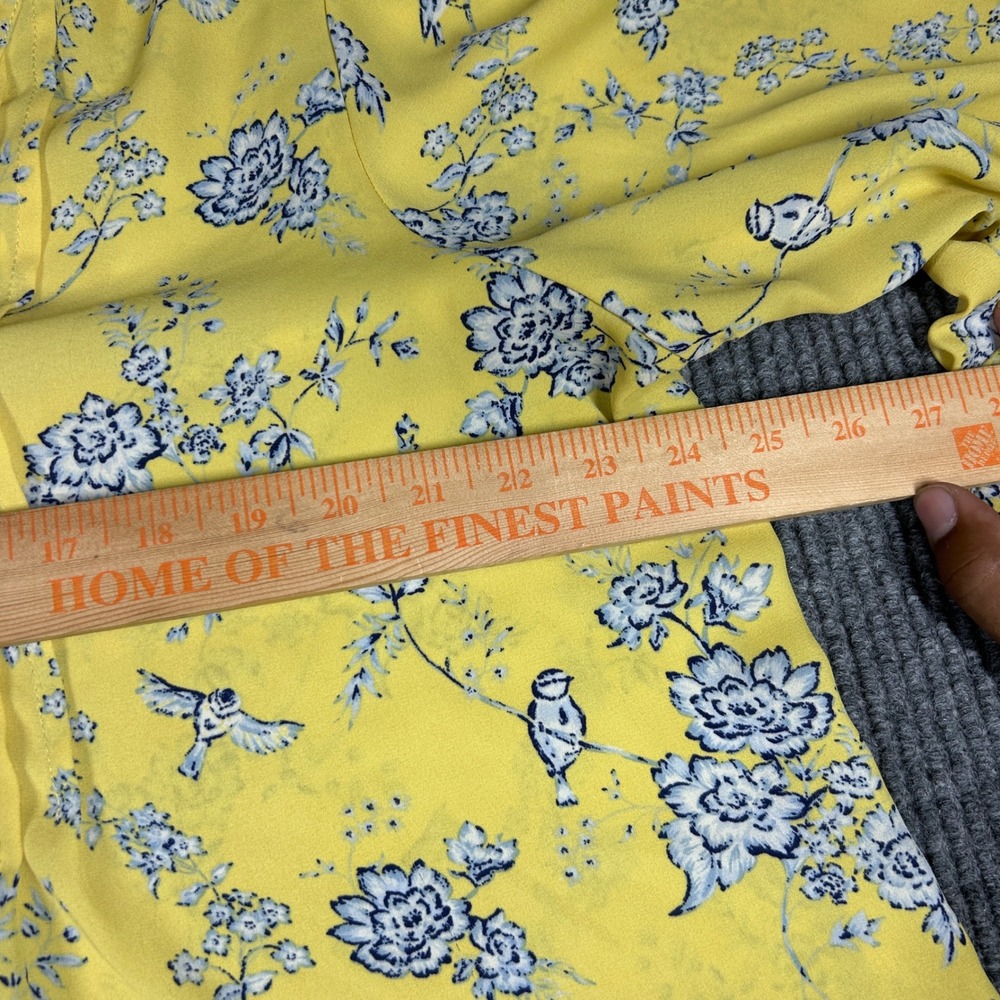 Rose + Olive Blouse Womens 2X Yellow Floral Bird Print Pleated V-Neck Top - Picture 5 of 5